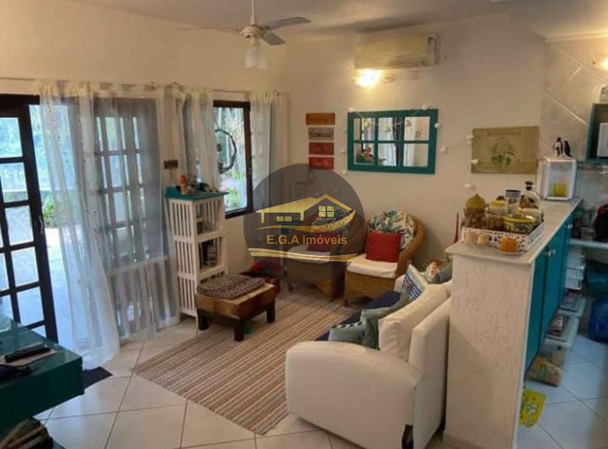 Casa frente a Praia Boiçucanga condomínio