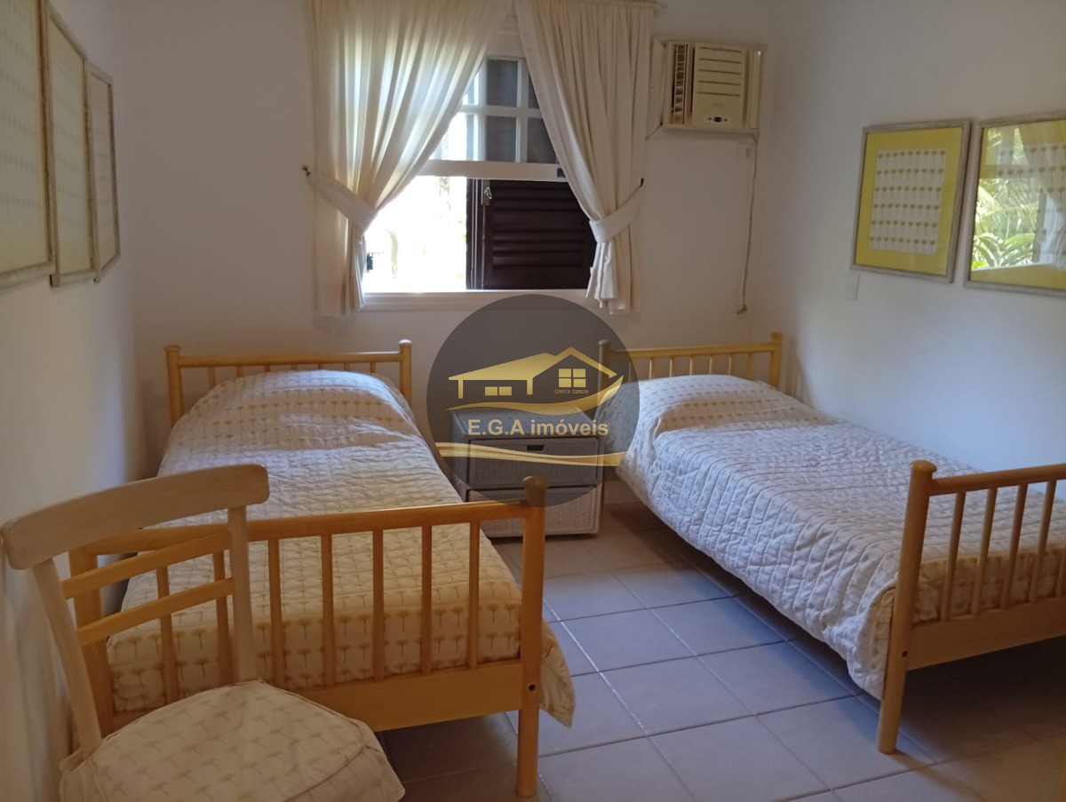 Casa Praia da Baleia 100 metros da praia oportunidade.