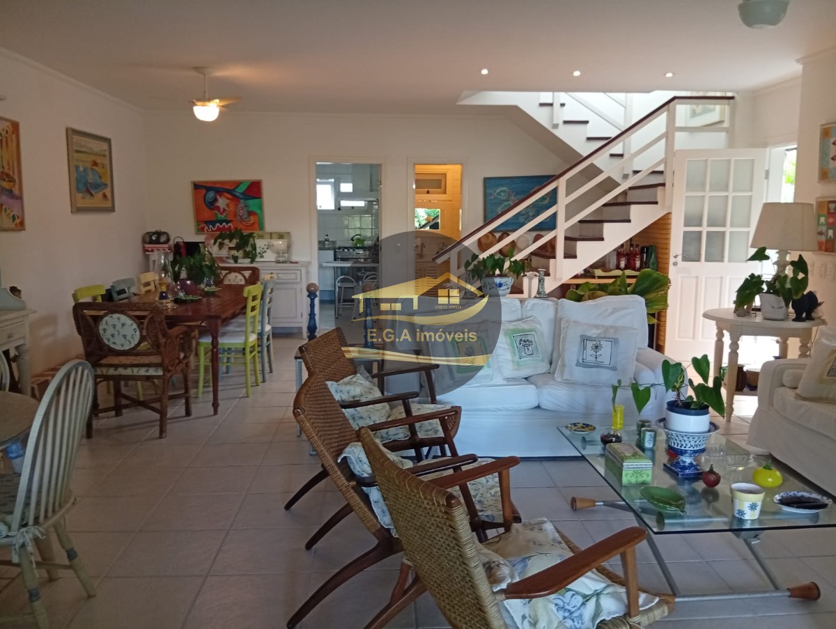 Casa Praia da Baleia 100 metros da praia oportunidade.