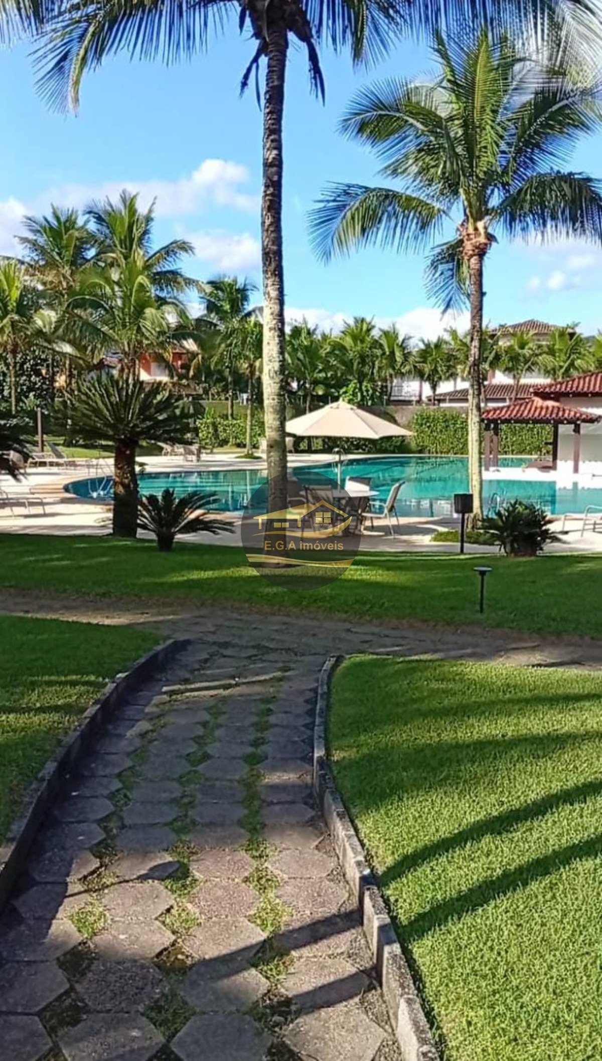Casa Praia da Baleia 100 metros da praia oportunidade.