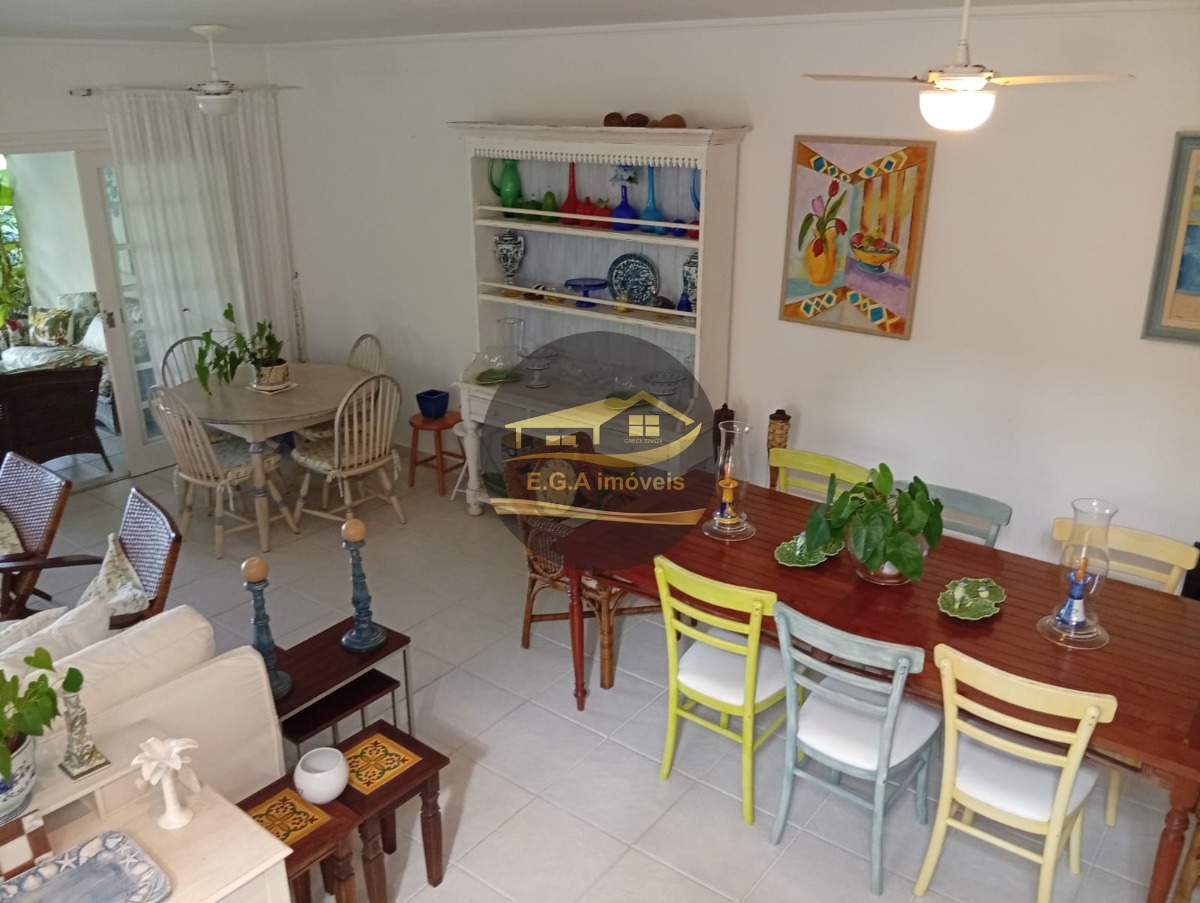 Casa Praia da Baleia 100 metros da praia oportunidade.