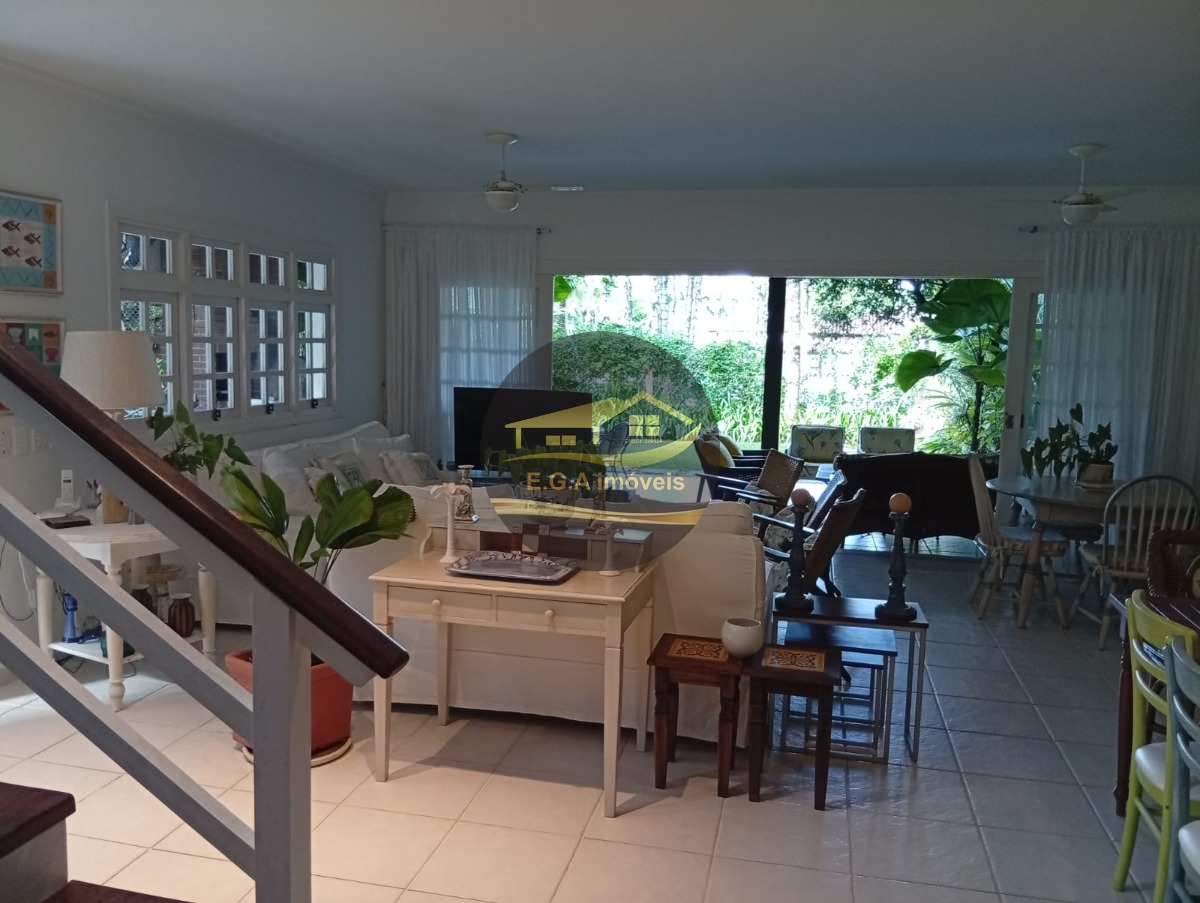 Casa Praia da Baleia 100 metros da praia oportunidade.