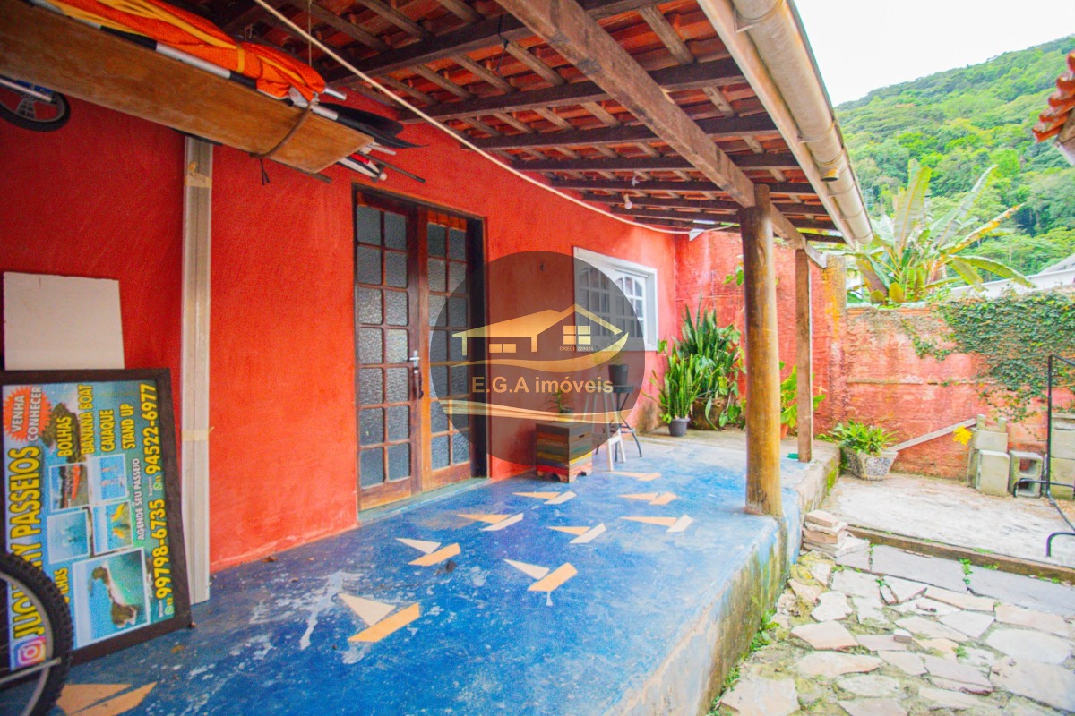 Casa na Praia Juquehy á 750 da água