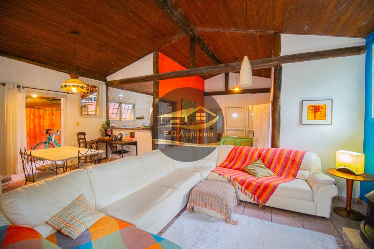 Casa na Praia Juquehy á 750 da água