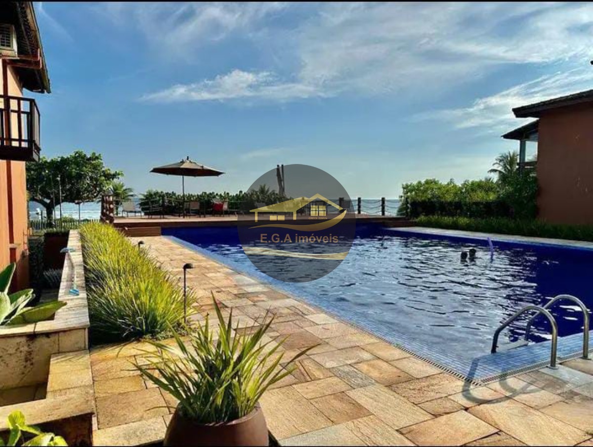 Casa na praia da baleia condomínio