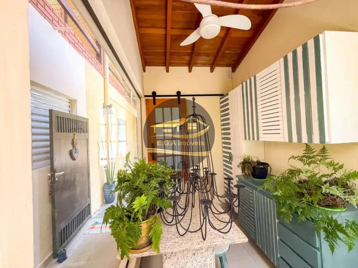 Casa em Condomínio 250 mts praia apé