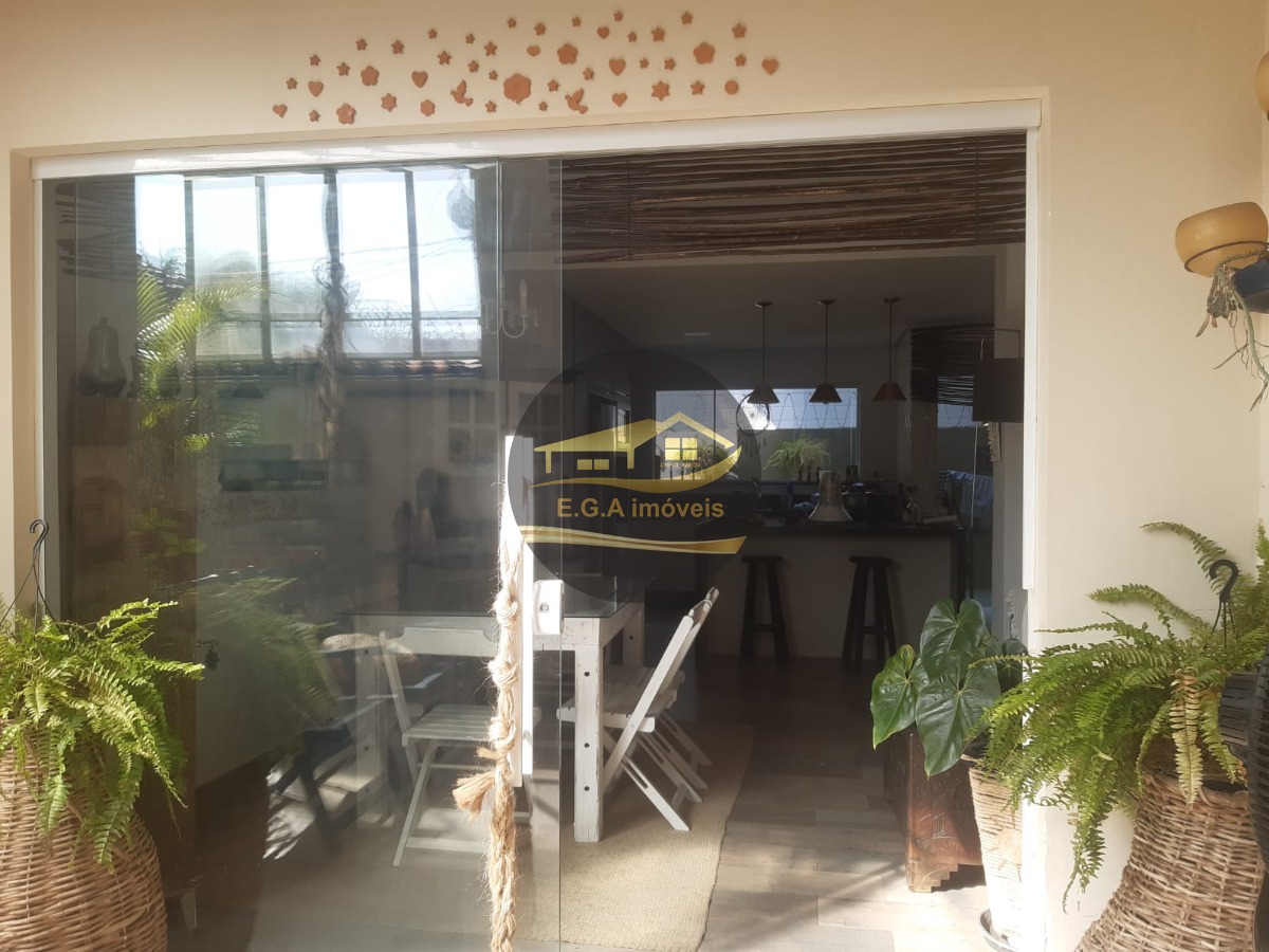 Casa em Condomínio 250 mts praia apé
