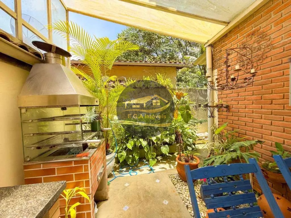 Casa em Condomínio 250 mts praia apé