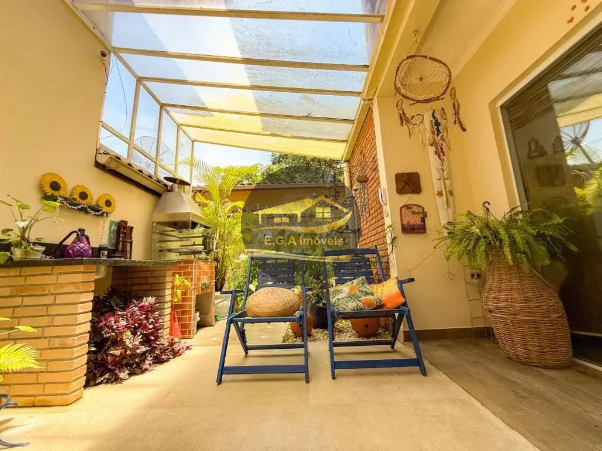 Casa em Condomínio 250 mts praia apé