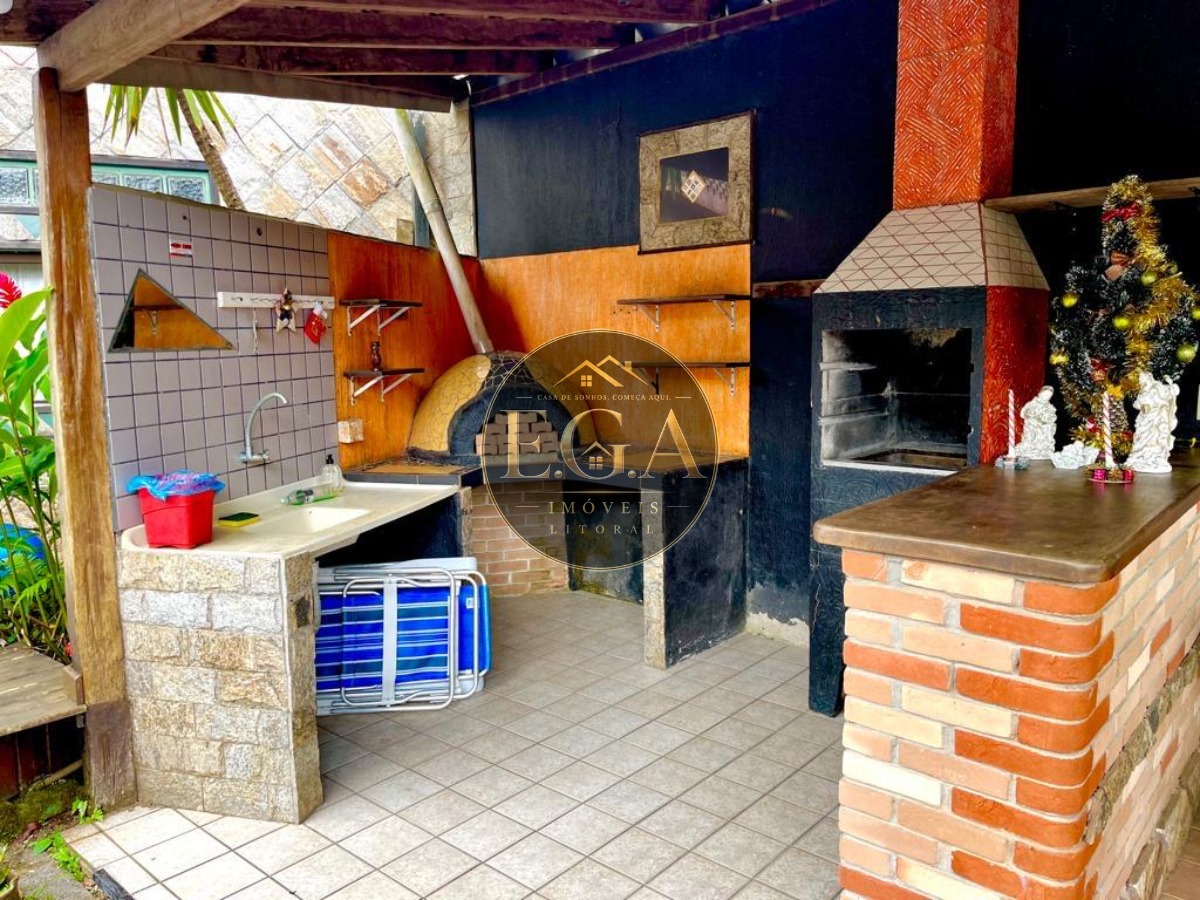 Casa na praia de boiçucanga -sp 120 da água