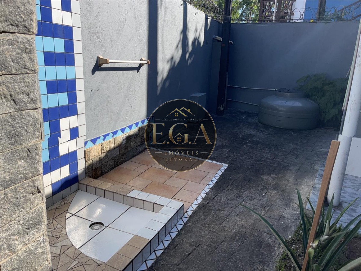Casa na praia de boiçucanga -sp 120 da água