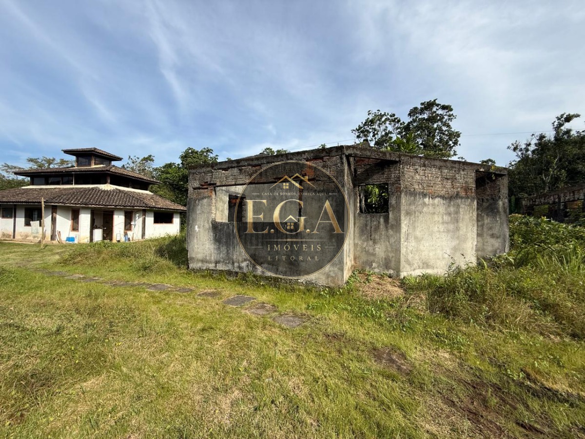 Área com 4,800m² com 07 casas a terminar camburi -sp