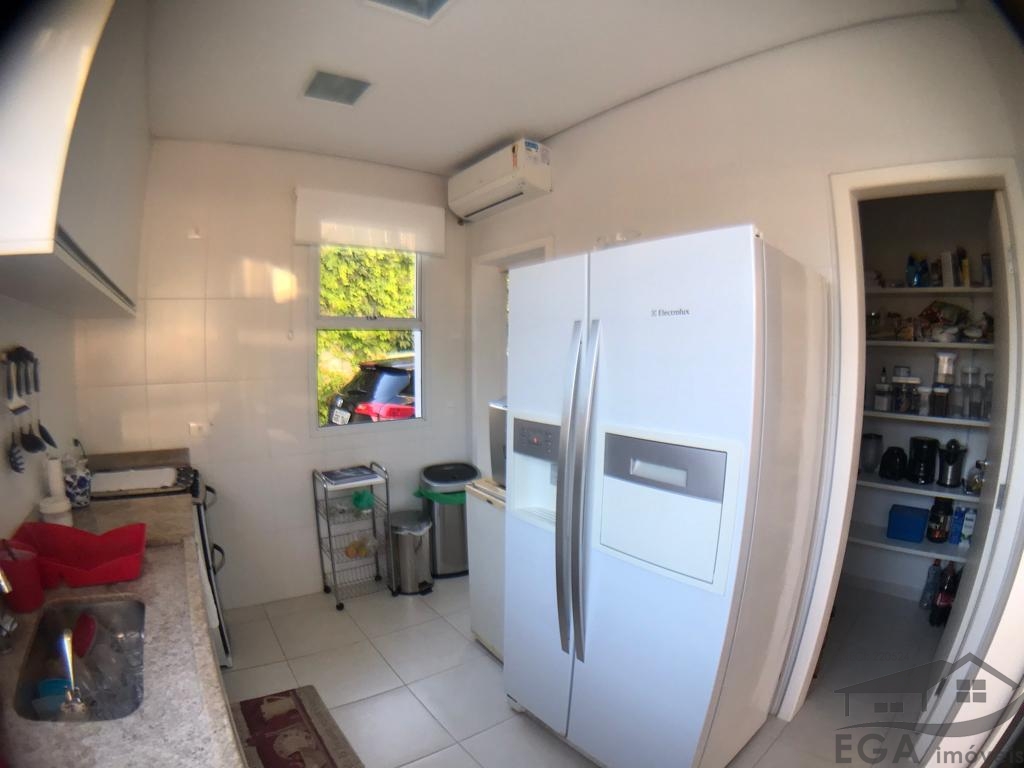 Casa Avenda Em Condominio de Alto Padrão