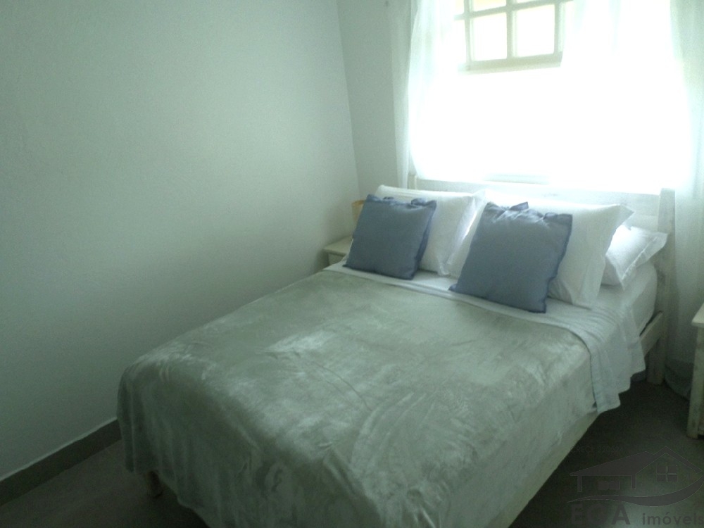 Casa avenda em condominio de alto padrão
