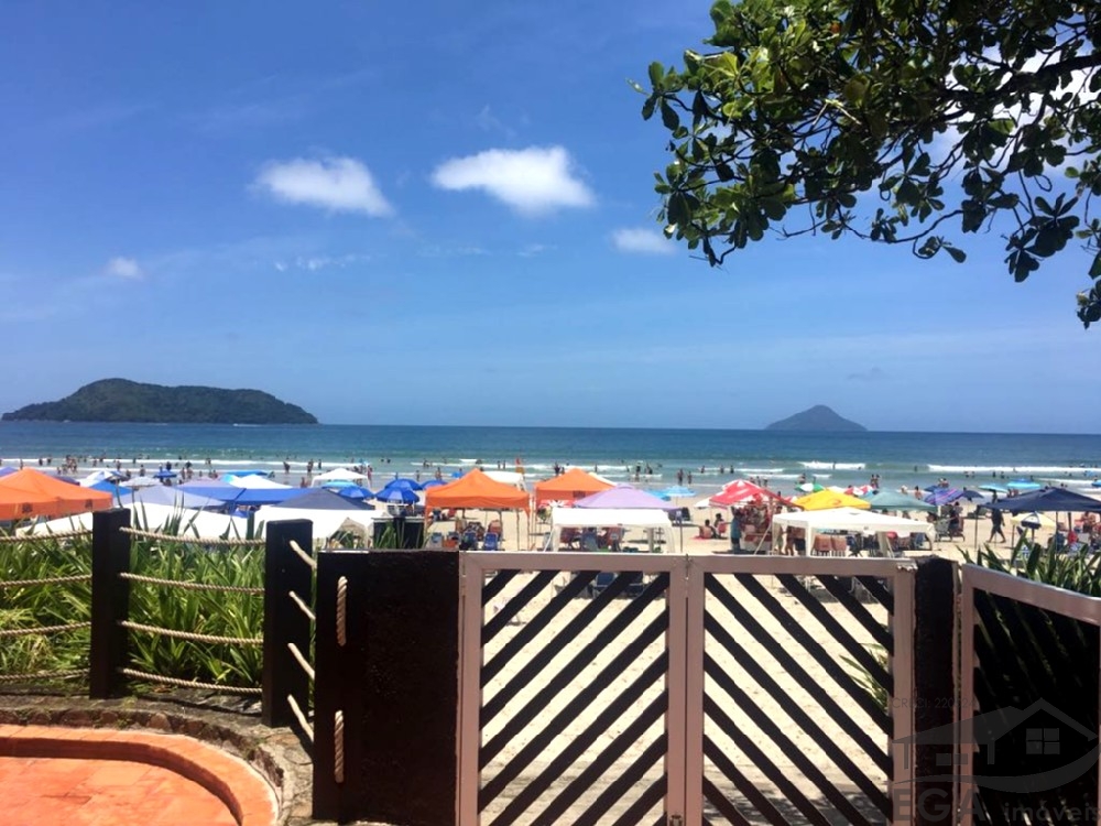 Casa avenda em condominio de alto padrão