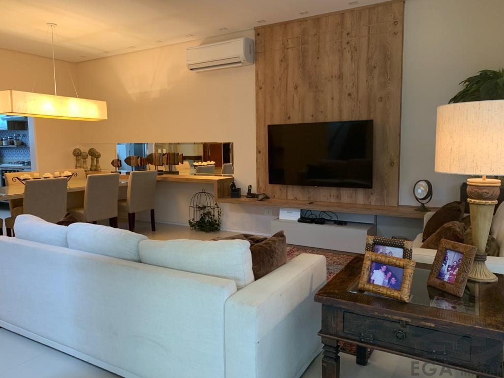 Casa Avenda Em Condominio de Alto Padrão