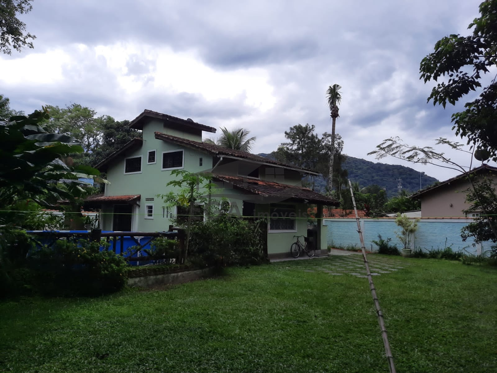Casa em boiçucanga, tem saida de barco para o rio