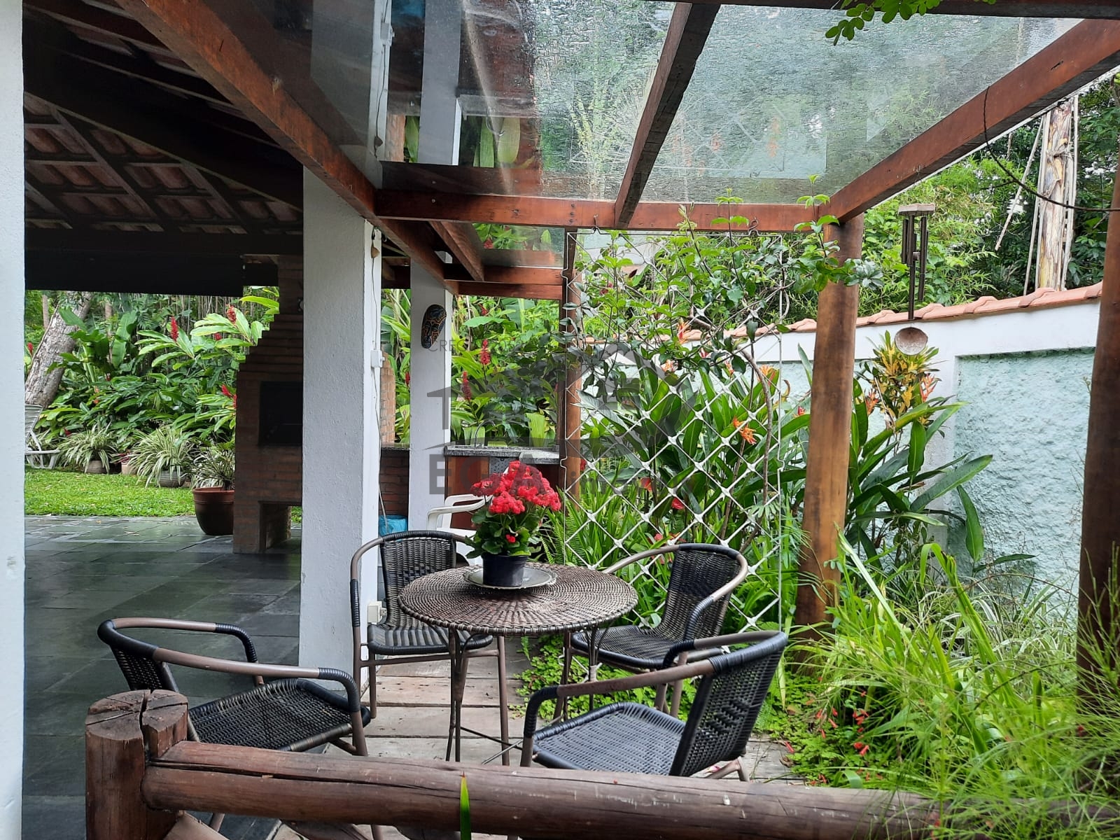 Casa em boiçucanga, tem saida de barco para o rio