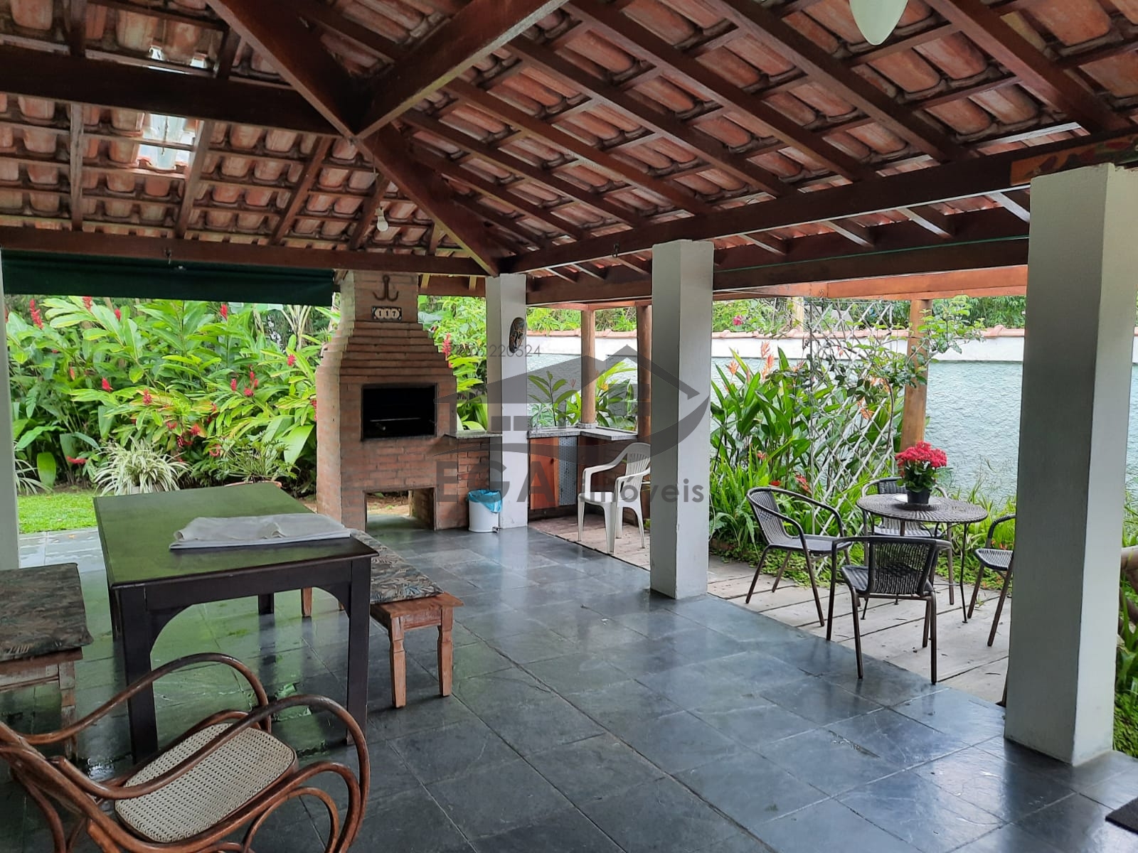 Casa em boiçucanga, tem saida de barco para o rio