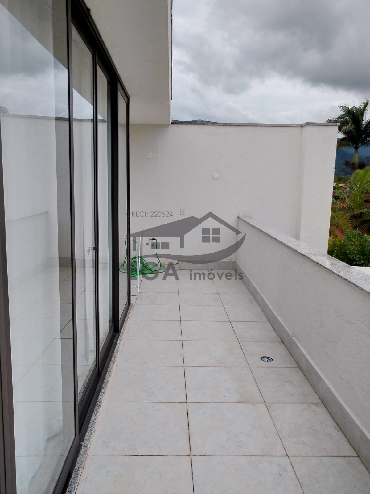 Casa em comd. Camburi alto padrão