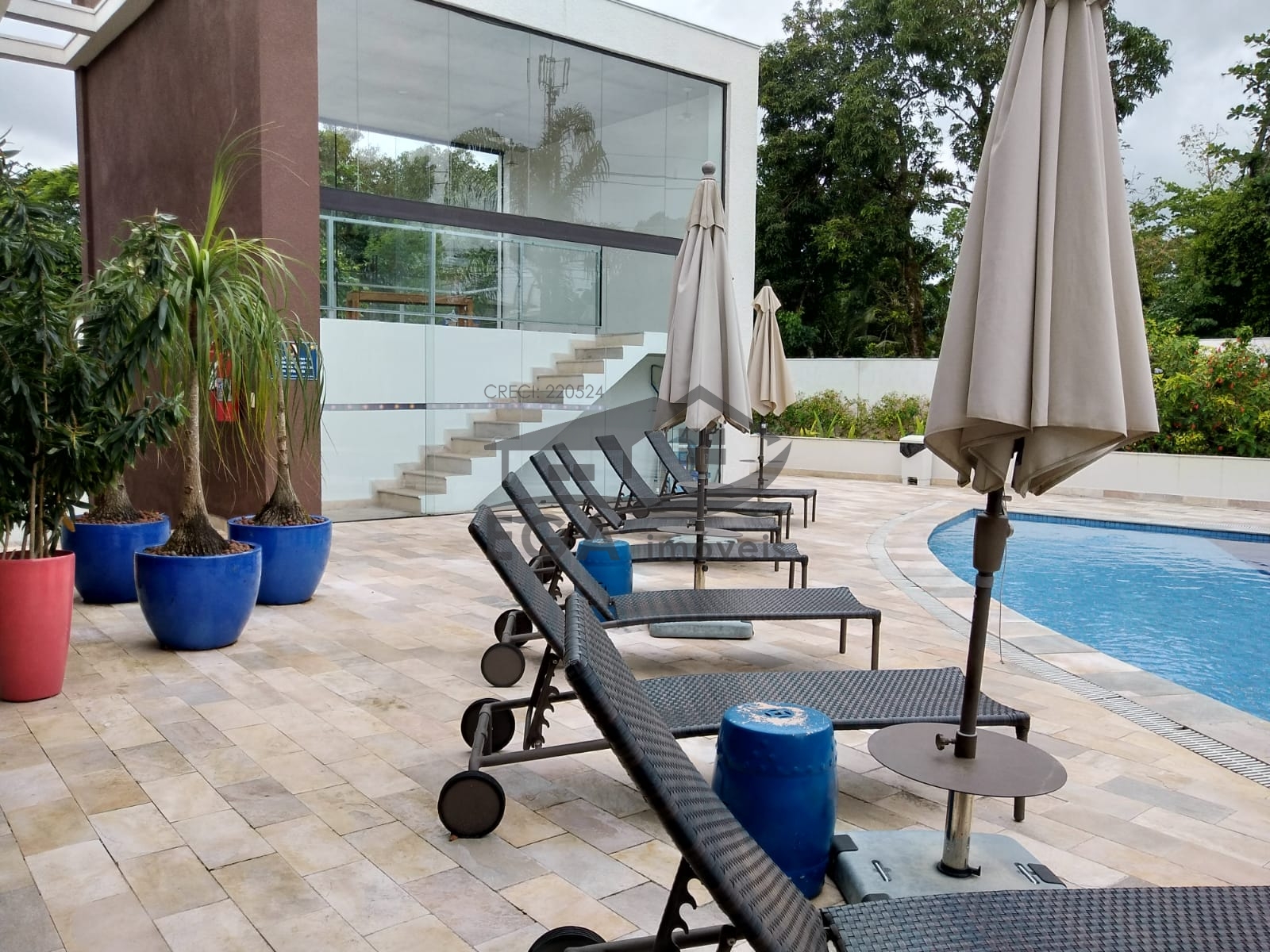 Casa em comd. Camburi alto padrão