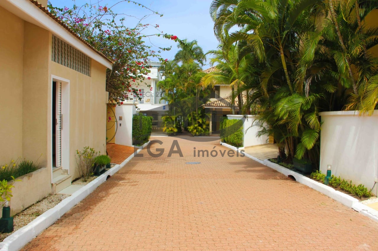 Casa Avenda Em Condominio de Alto Padrão