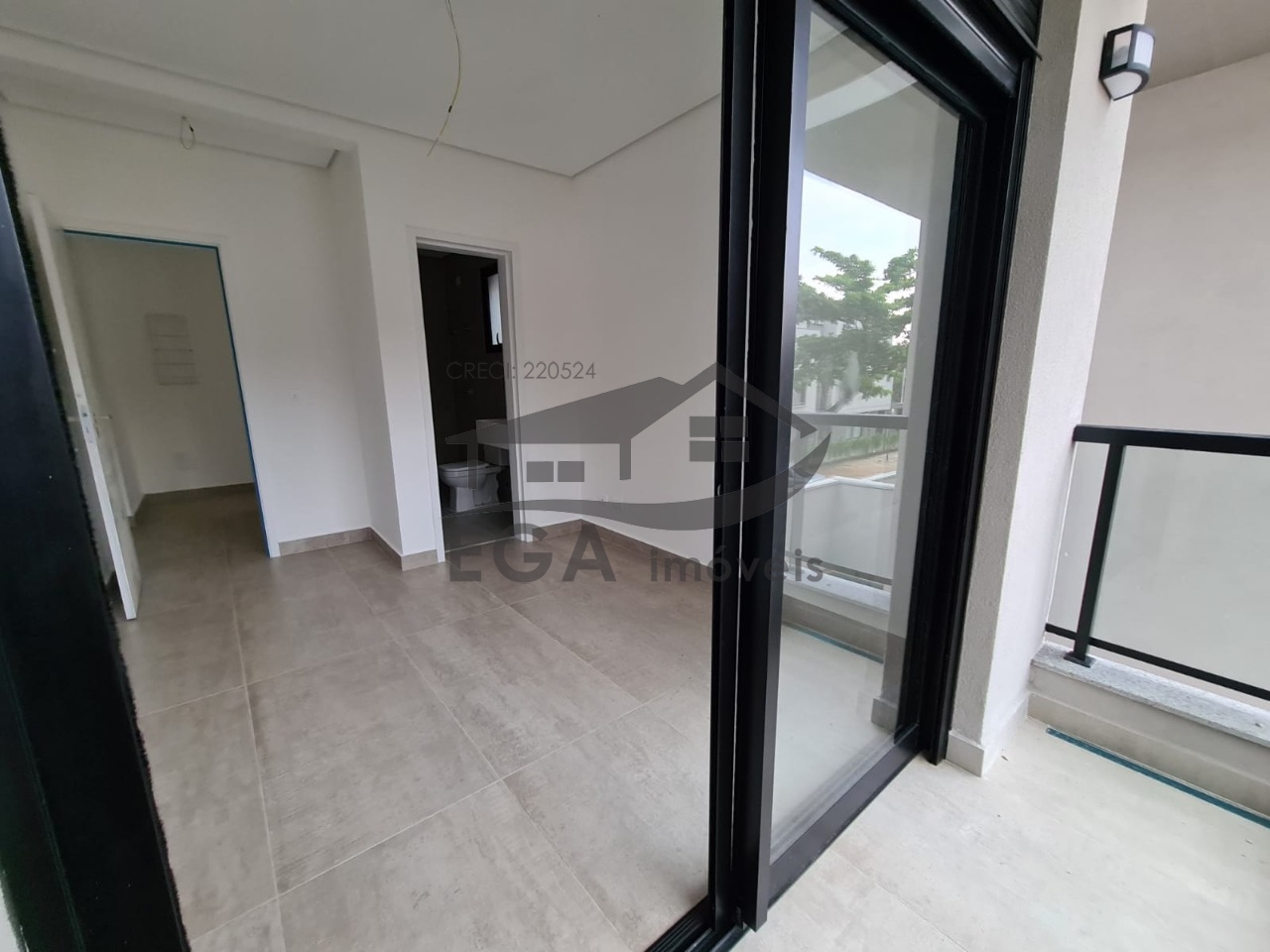 Casa em Cond. Recém Lançado a Menos de 100 da Praia...