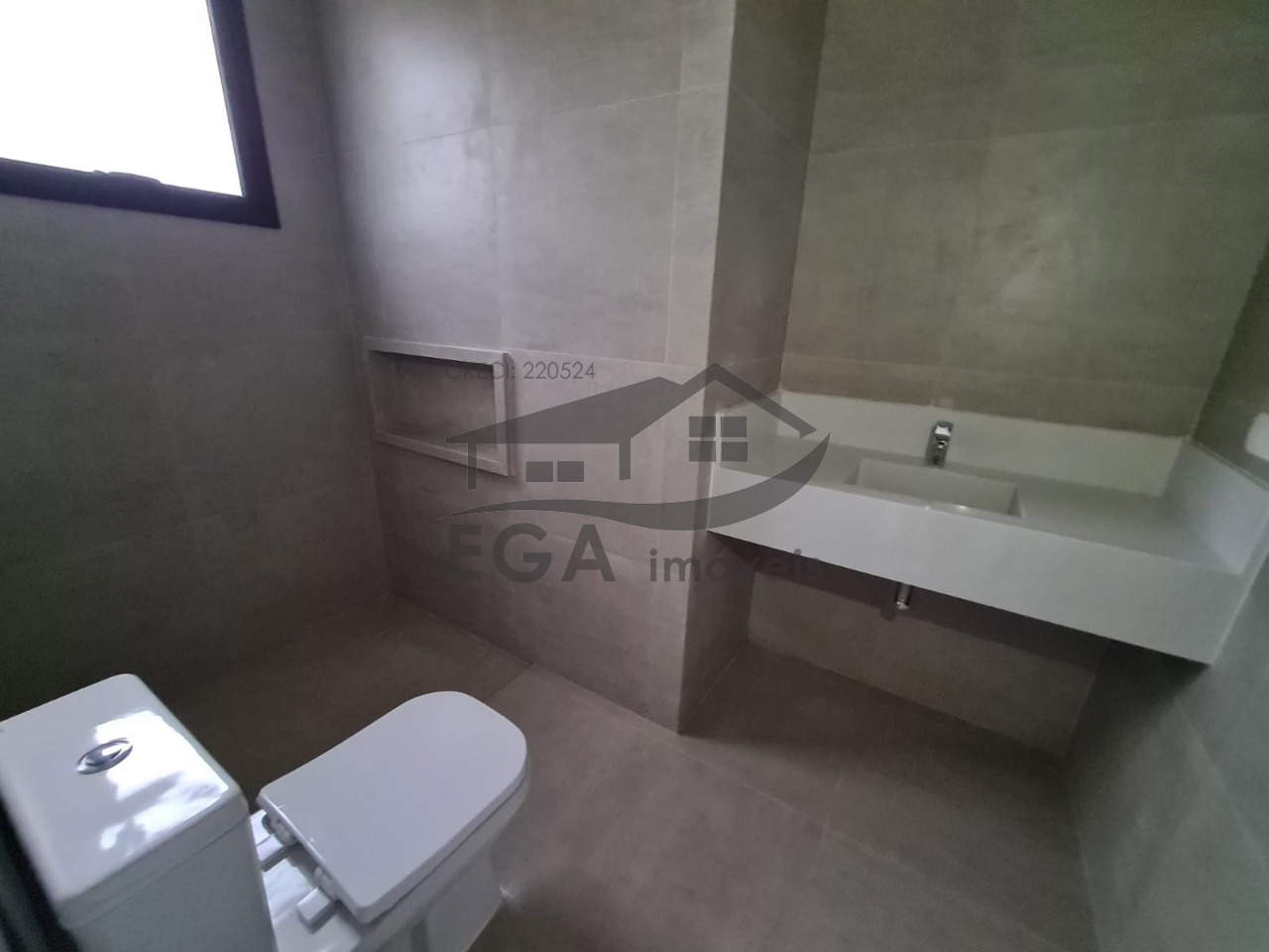Casa em Cond. Recém Lançado a Menos de 100 da Praia...