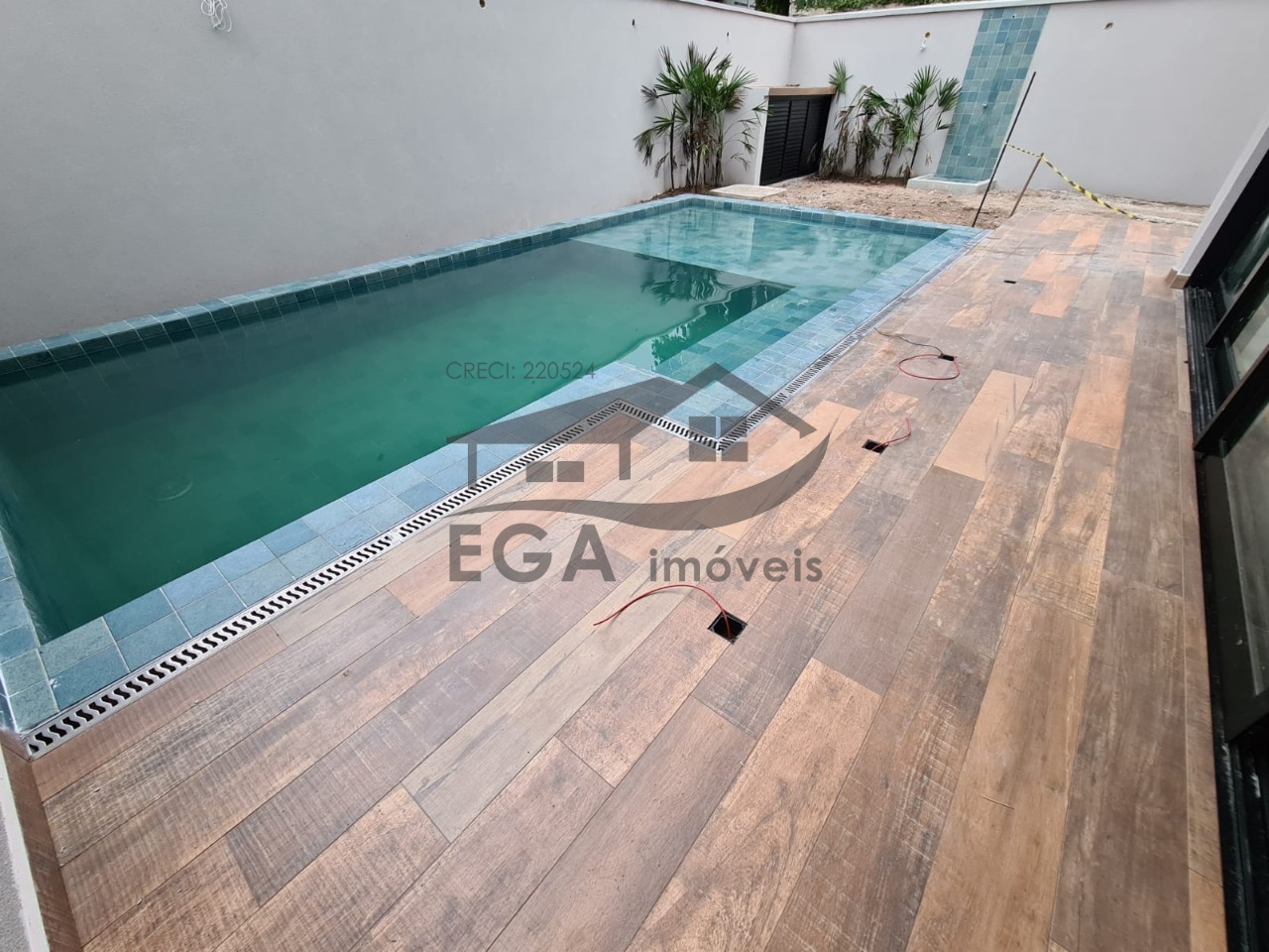 Casa em Cond. Recém Lançado a Menos de 100 da Praia...