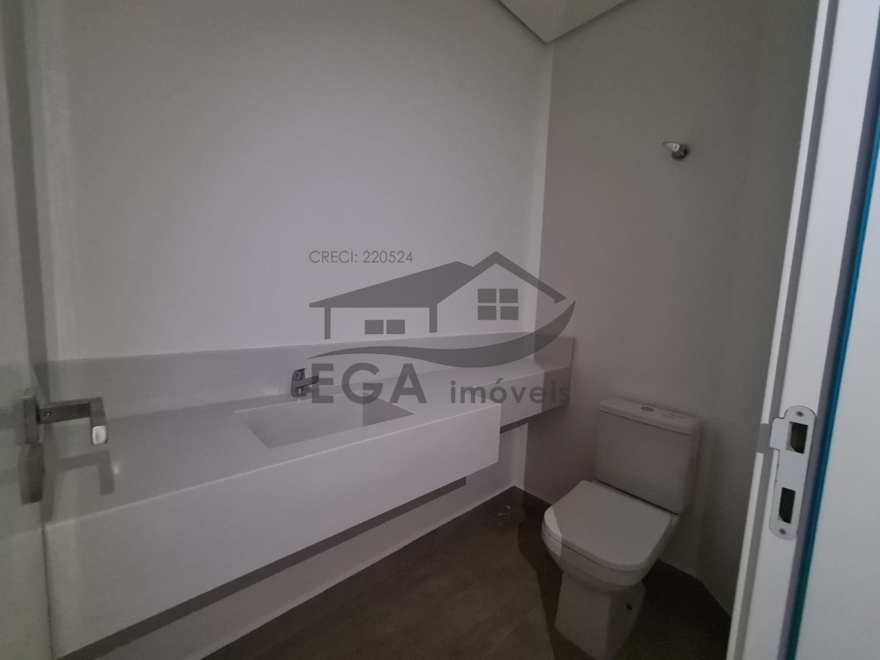 Casa em Cond. Recém Lançado a Menos de 100 da Praia...