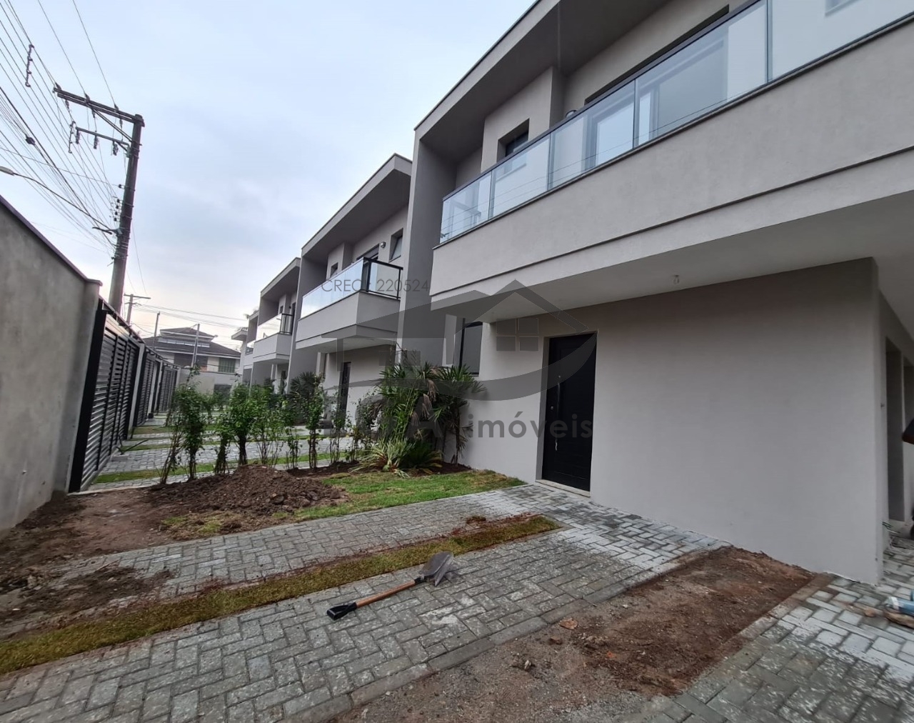 Casa em Cond. Recém Lançado a Menos de 100 da Praia...