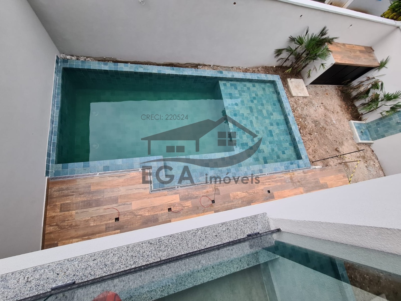 Casa em Cond. Recém Lançado a Menos de 100 da Praia...