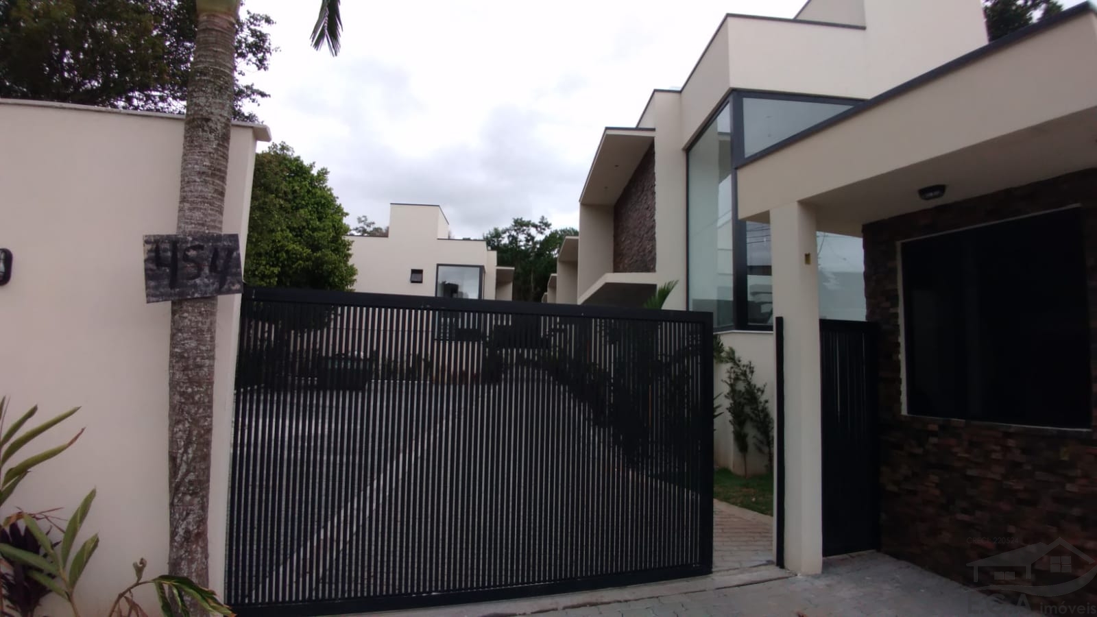 Casa em condomínio em boiçucanga