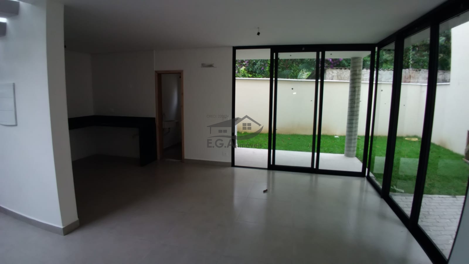 Casa em condomínio em boiçucanga