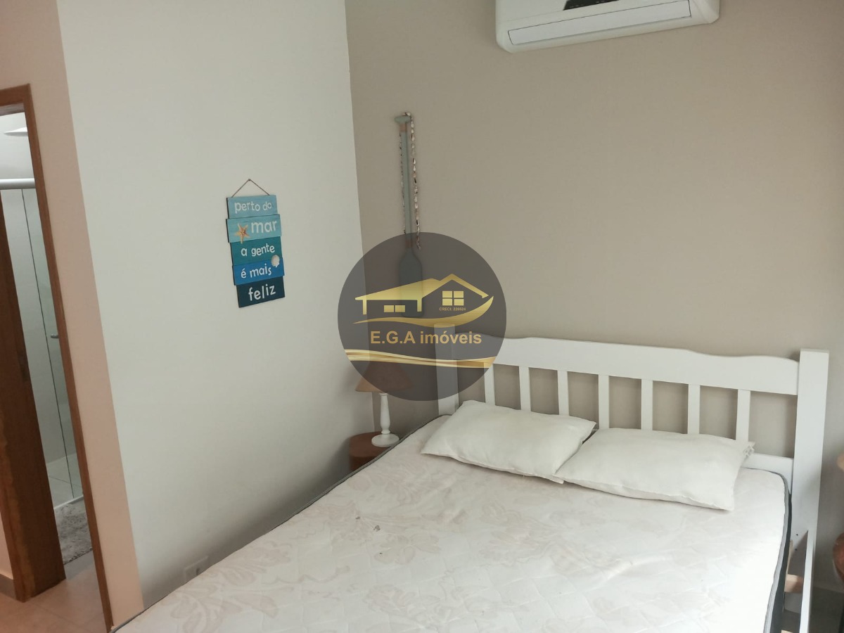 Casa em condomínio em boiçucanga