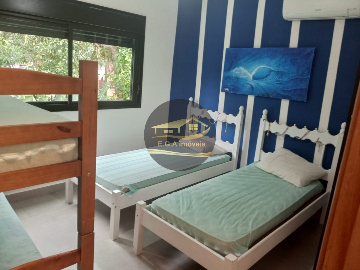 Casa em condomínio em boiçucanga
