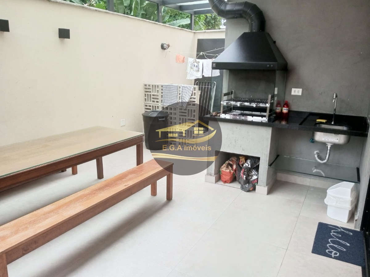Casa em condomínio em boiçucanga