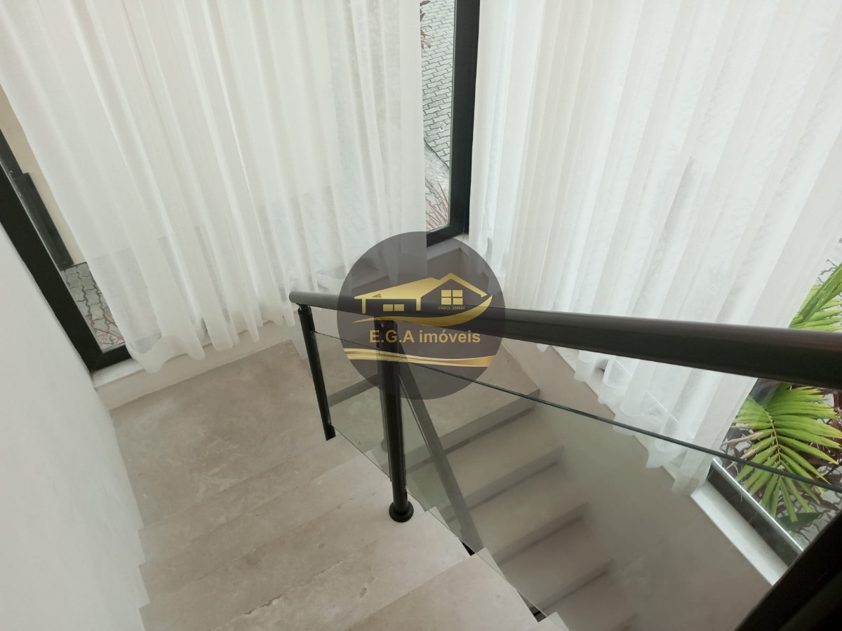 Casa em condomínio em boiçucanga