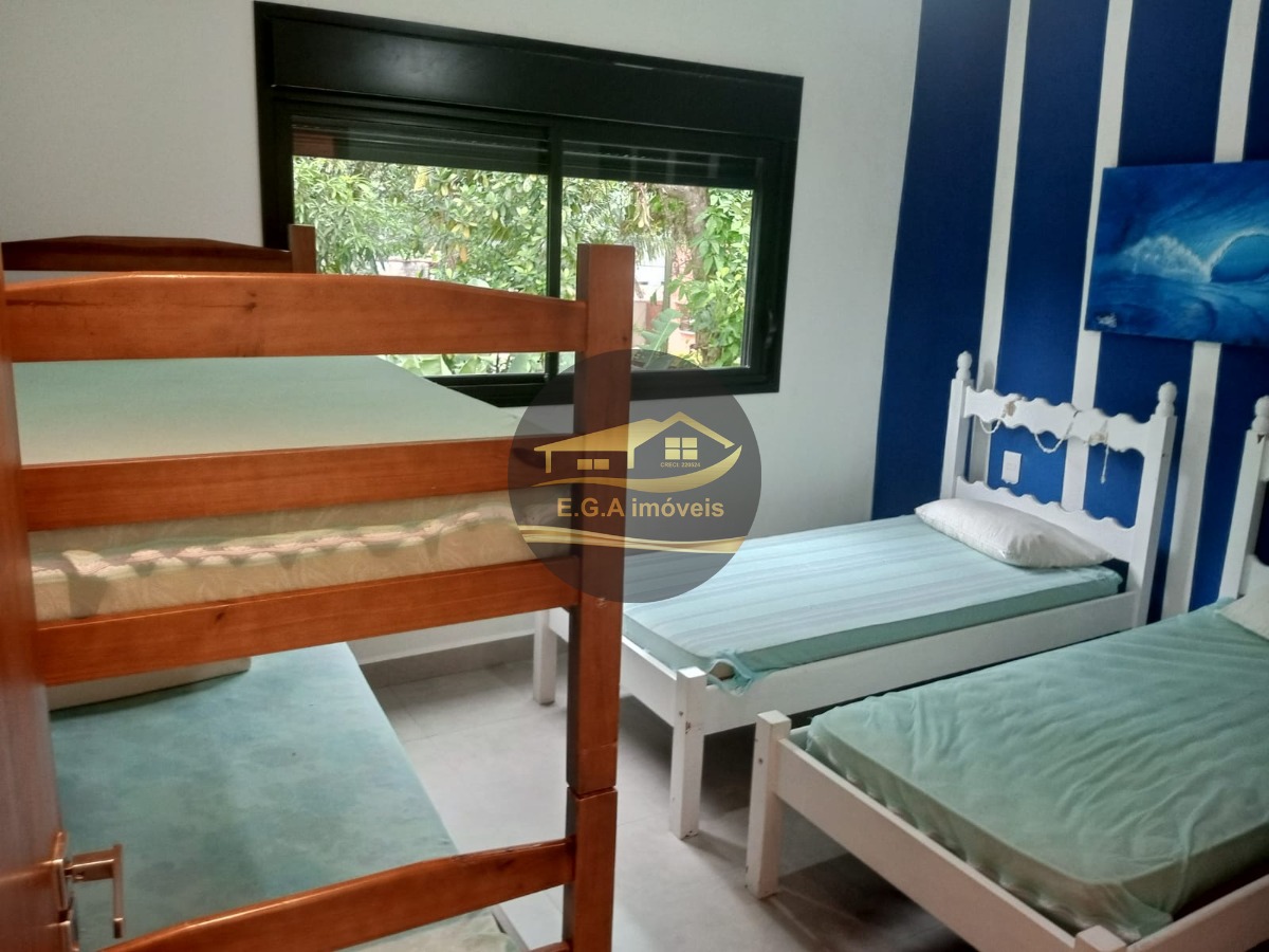 Casa em condomínio em boiçucanga