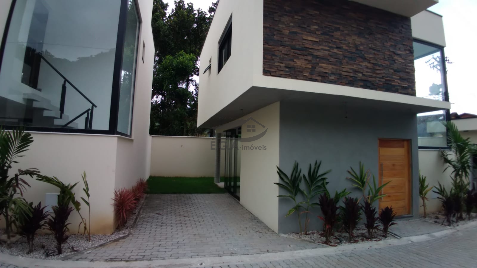 Casa em condomínio em boiçucanga
