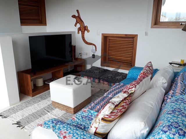 Casa em condomínio barra do una
