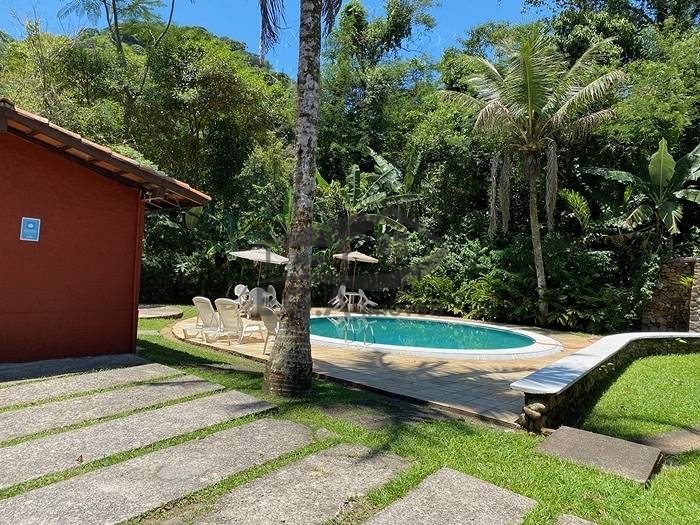 Casa em condomínio em boiçucanga