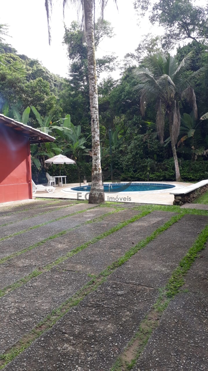 Casa em condomínio em boiçucanga