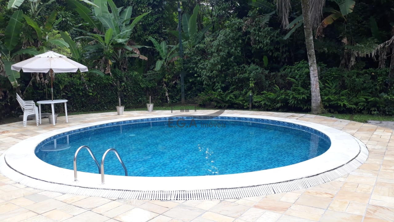Casa em condomínio em boiçucanga