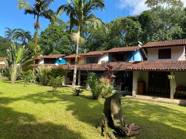 Casa em condomínio em boiçucanga
