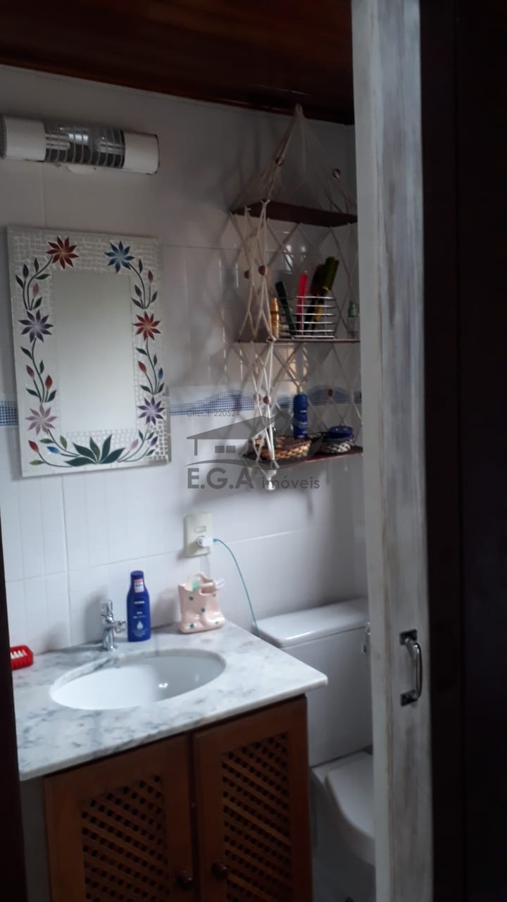 Casa em condomínio em boiçucanga