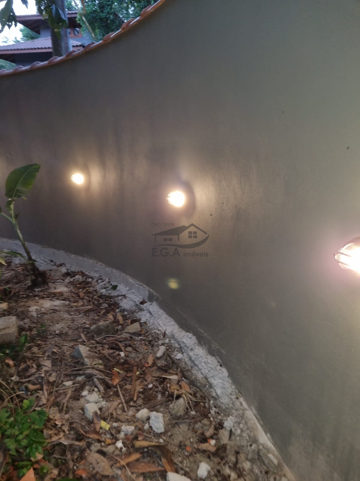 Casa em condomínio no camburi sertão