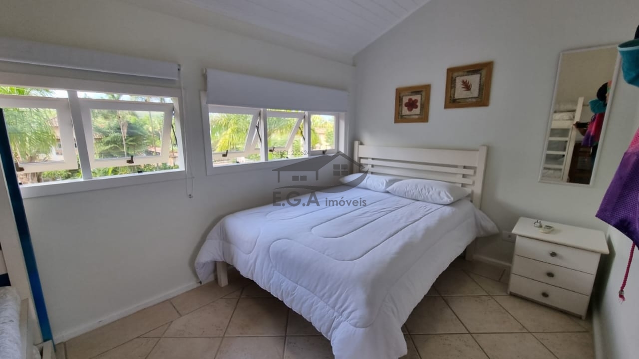 Casa de condomínio 100 metros da praia