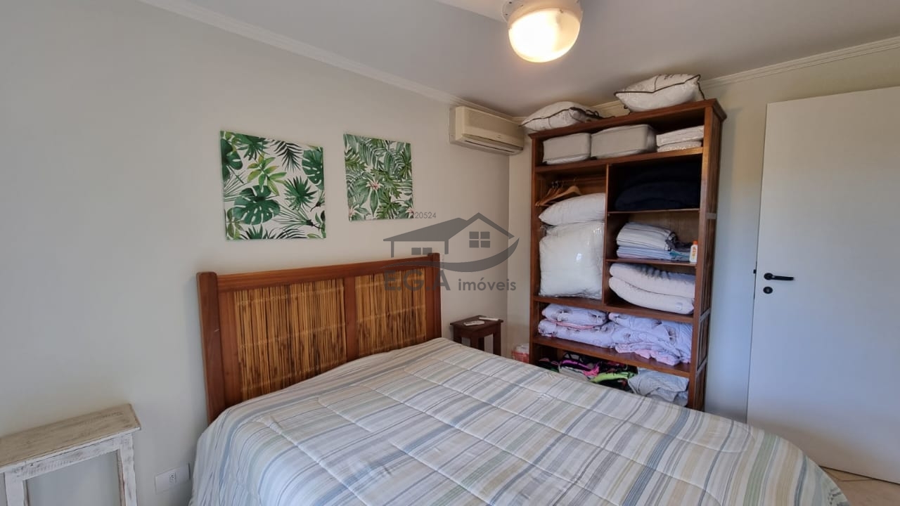 Casa de condomínio 100 metros da praia