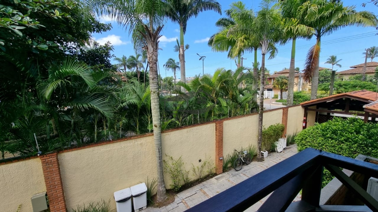 Casa de condomínio 100 metros da praia